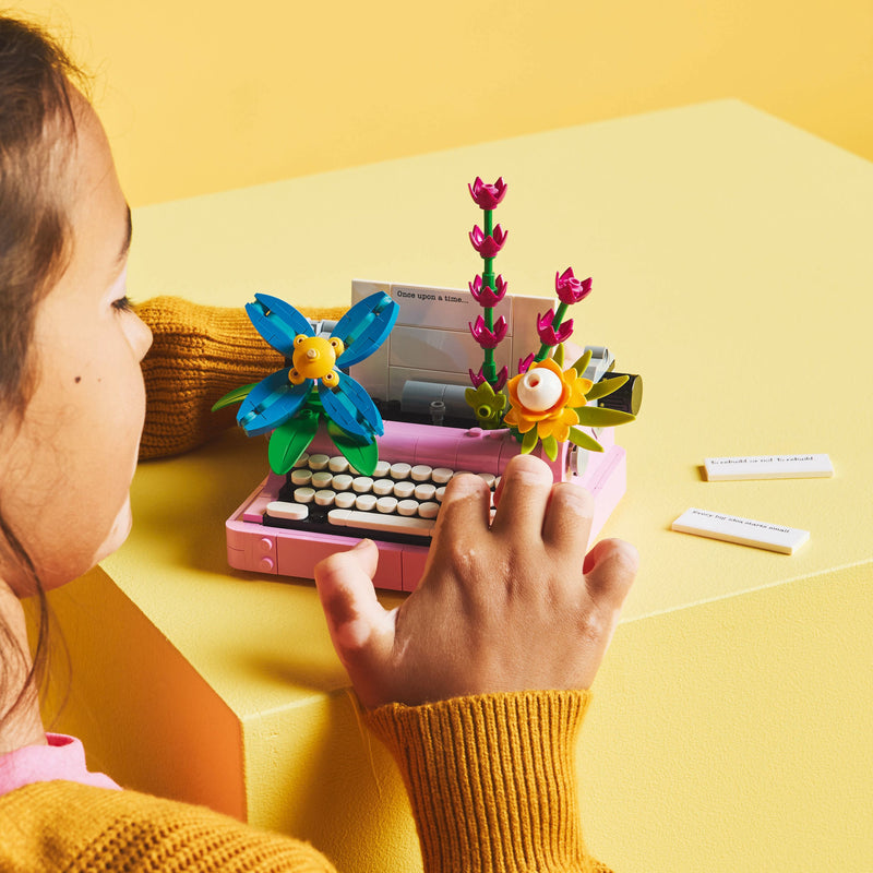 LEGO Typewriter with Flowers 31169 Creator 3-in-1 (expected: January 2025)