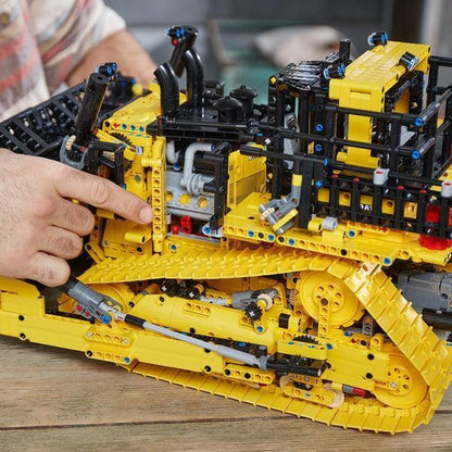 LEGO Caterpillar D11 Bulldozer met app-besturing 42131 Technic (USED) LEGO TECHNIC @ 2TTOYS LEGO €. 424.99