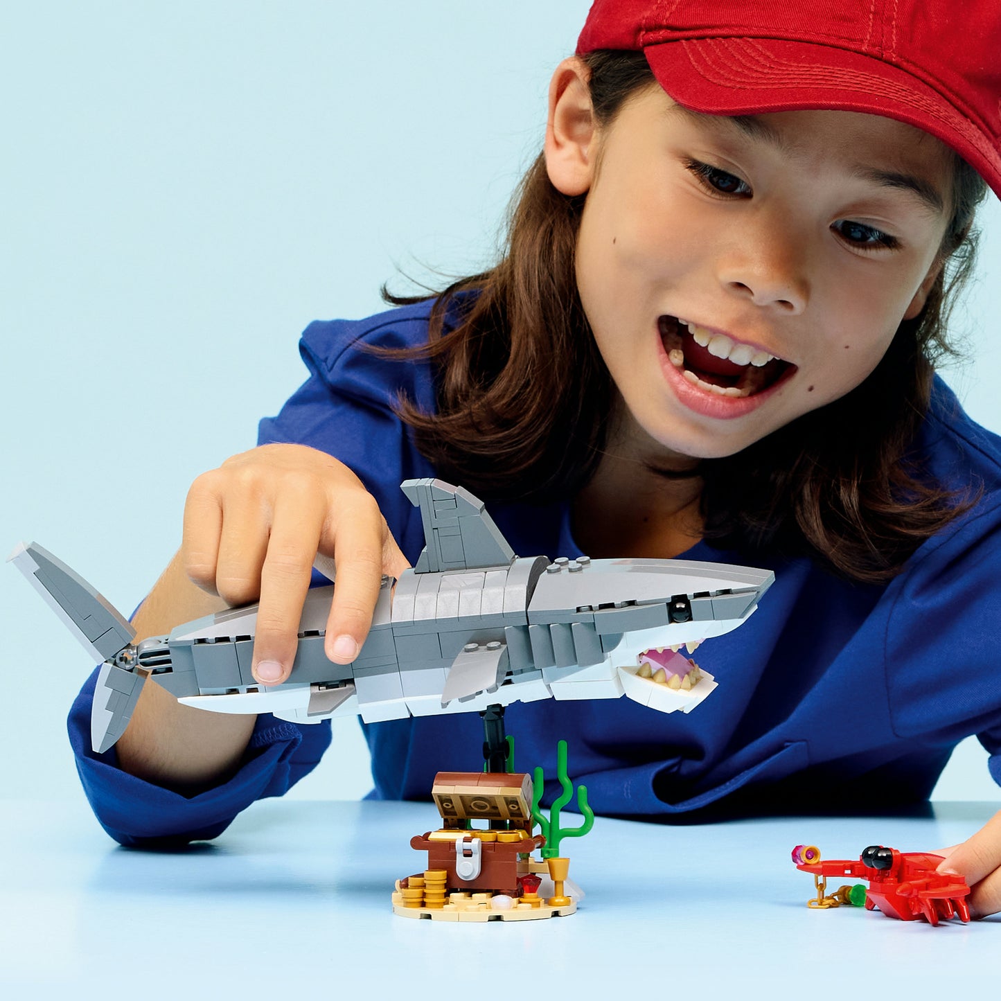LEGO® Creator Woeste Haai met Schatkist - Bouw Om tot Lantaarnvis of Mantarog - 31381
