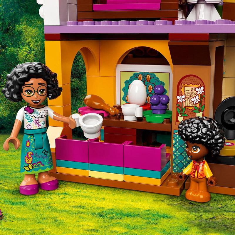 LEGO Het huis van de familie Madrigal 43202 Disney Encanto LEGO DISNEY ENCANTO @ 2TTOYS LEGO €. 49.99