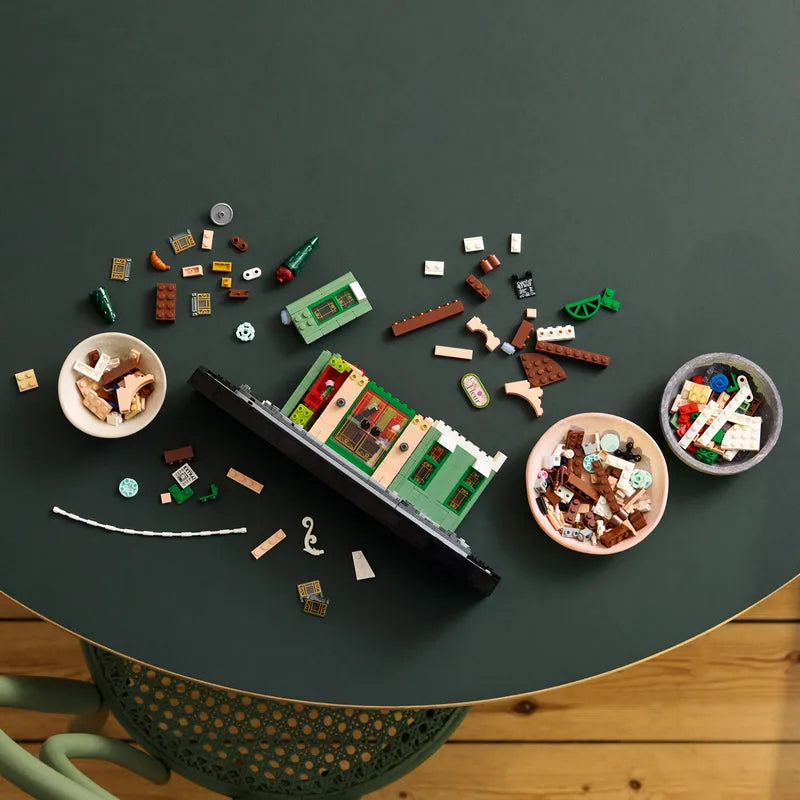 LEGO Frans Cafe 10362 Icons