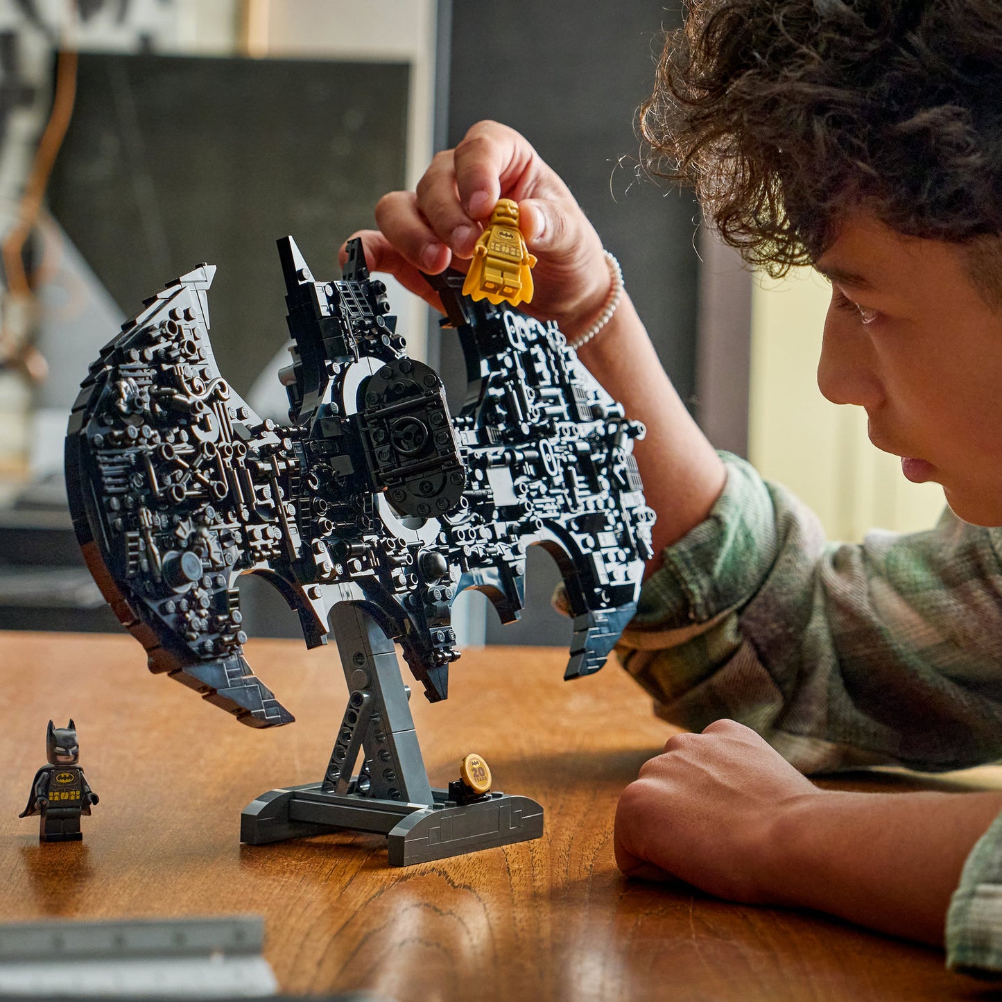 LEGO DC Batman Logo – Superhelden Speelgoed voor Kinderen met 2 Minifiguren – 3D DIY Kinderkamer Decoratie – Cadeau voor Jongens vanaf 12 jaar en Fans – 76330