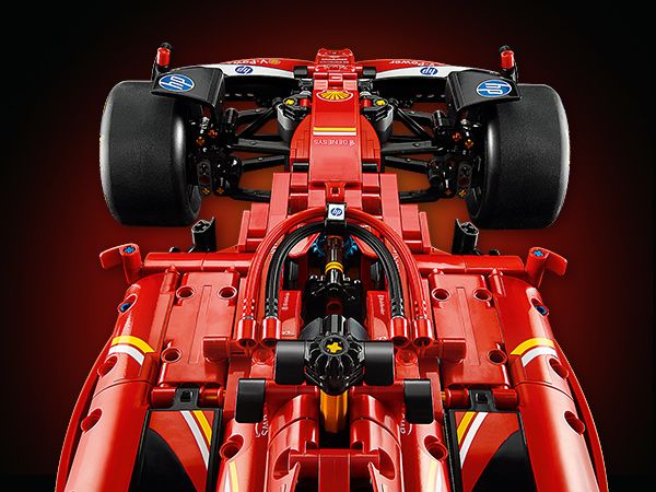 LEGO Formula 1 car 42207 Ferrari SF24 Technic (Delivery: March 2025)