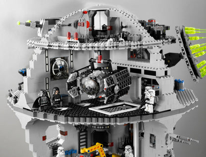 LEGO DeathStar 2008: 3,886 pieces 10188 Star Wars