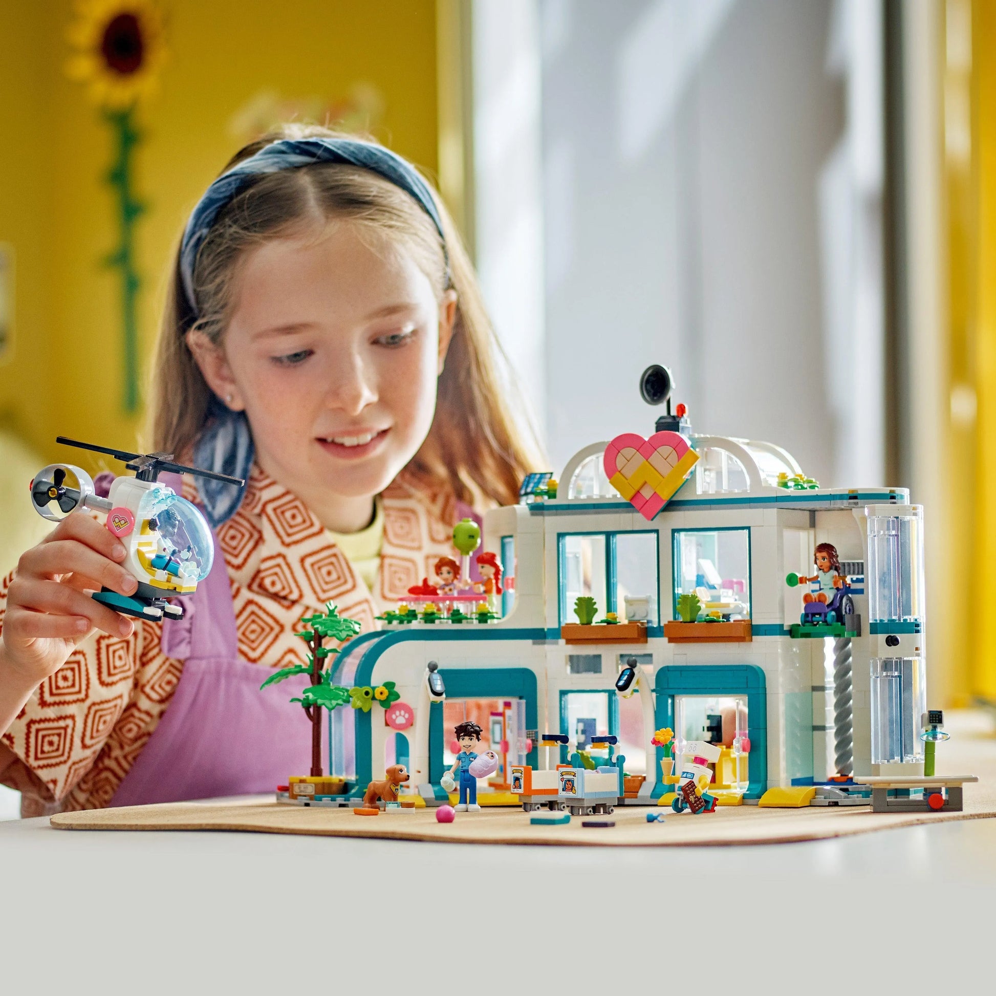LEGO Heartlake City Hospital 42621 Friends LEGO FRIENDS @ 2TTOYS LEGO €. 99.99