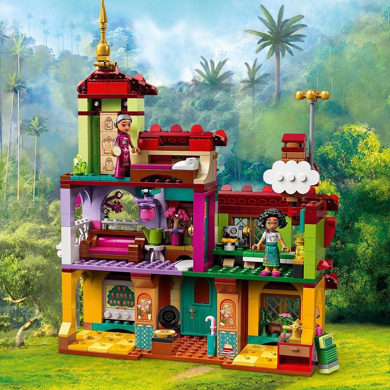 LEGO Het huis van de familie Madrigal 43202 Disney Encanto LEGO DISNEY ENCANTO @ 2TTOYS | Official LEGO shop😊🥰 LEGO €. 54.99