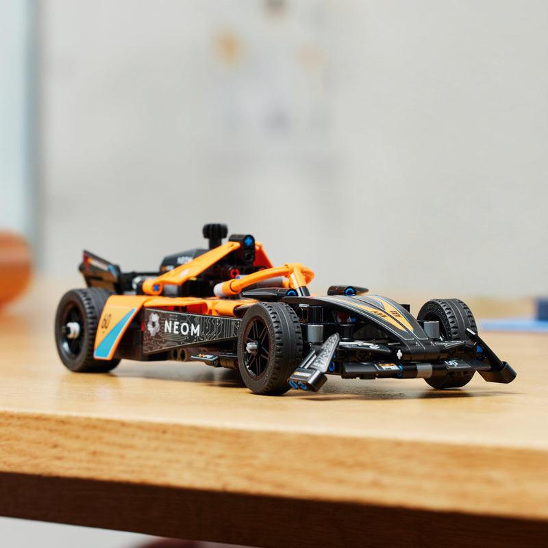 LEGO NEOM McLaren Formula E racewagen 42169 Technic LEGO TECHNIC @ 2TTOYS | Official LEGO shop😊🥰 LEGO €. 44.48