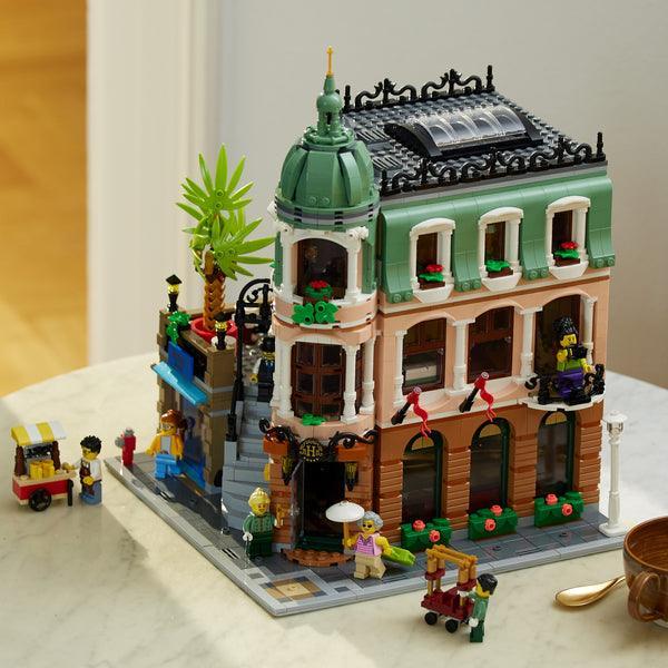 LEGO Boetiekhotel 10297 Creator Expert LEGO ICONS @ 2TTOYS LEGO €. 224.99