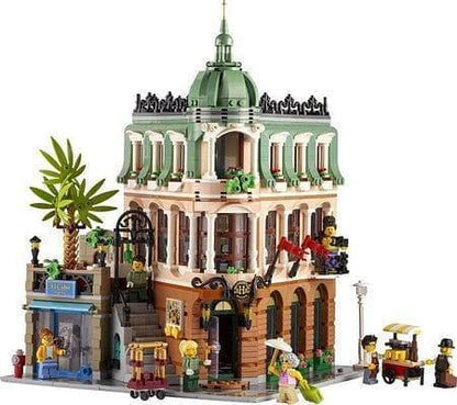 LEGO Boetiekhotel 10297 Creator Expert (€. 15,00 per week + €. 50,00 borg) LEGO ICONS @ 2TTOYS LEGO €. 15.00