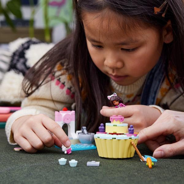 LEGO Cakey's creaties 10785 Gabby's Doll House LEGO GABBY'S DOLLHOUSE @ 2TTOYS | Official LEGO shop😊🥰 LEGO €. 8.48