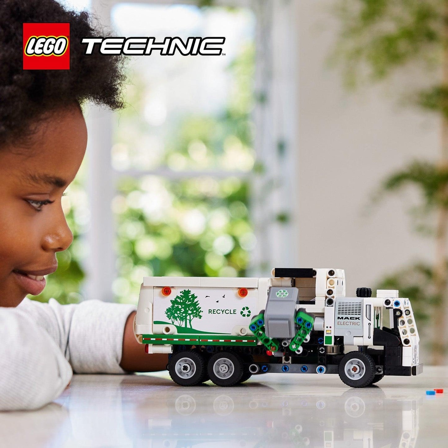 LEGO MACK LR Electrische vuilniswagen 42167 Technic LEGO TECHNIC @ 2TTOYS LEGO €. 29.49