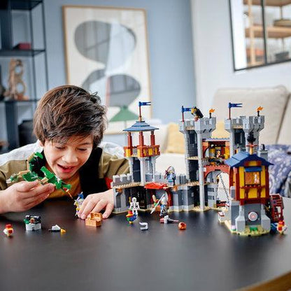 LEGO Middeleeuws kasteel 31120 Creator 3-in-1 LEGO CREATOR @ 2TTOYS LEGO €. 109.99