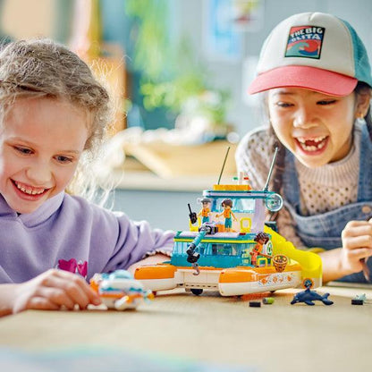 LEGO Reddingsboot op zee 41734 Friends LEGO FRIENDS @ 2TTOYS | Official LEGO shop😊🥰 LEGO €. 71.99