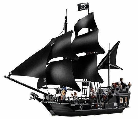 LEGO The Black Pearl 4184 Pirates of the Caribbean LEGO Pirates of the Caribbean @ 2TTOYS | Official LEGO shop😊🥰 LEGO €. 69.99